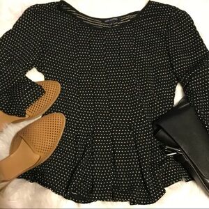 EUC Max Edition flattering pleated top